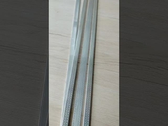 Επενεργοποιημένη συσκευή για την κατασκευή ηλεκτρικών συστοιχιών